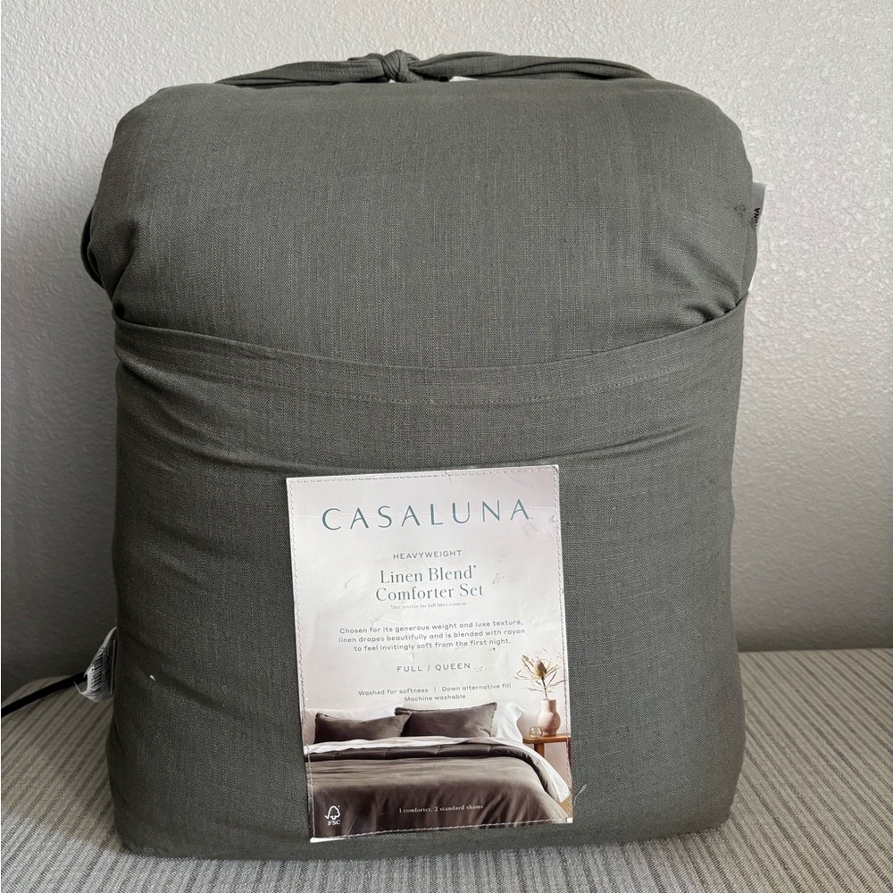 NWT Full/Queen Heavyweight Linen Blend Comforter and Sham Set Olive Green